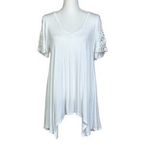 Emerald USA T Shirt Women Medium White Oversize Minimalist Casual Sharkbite Top